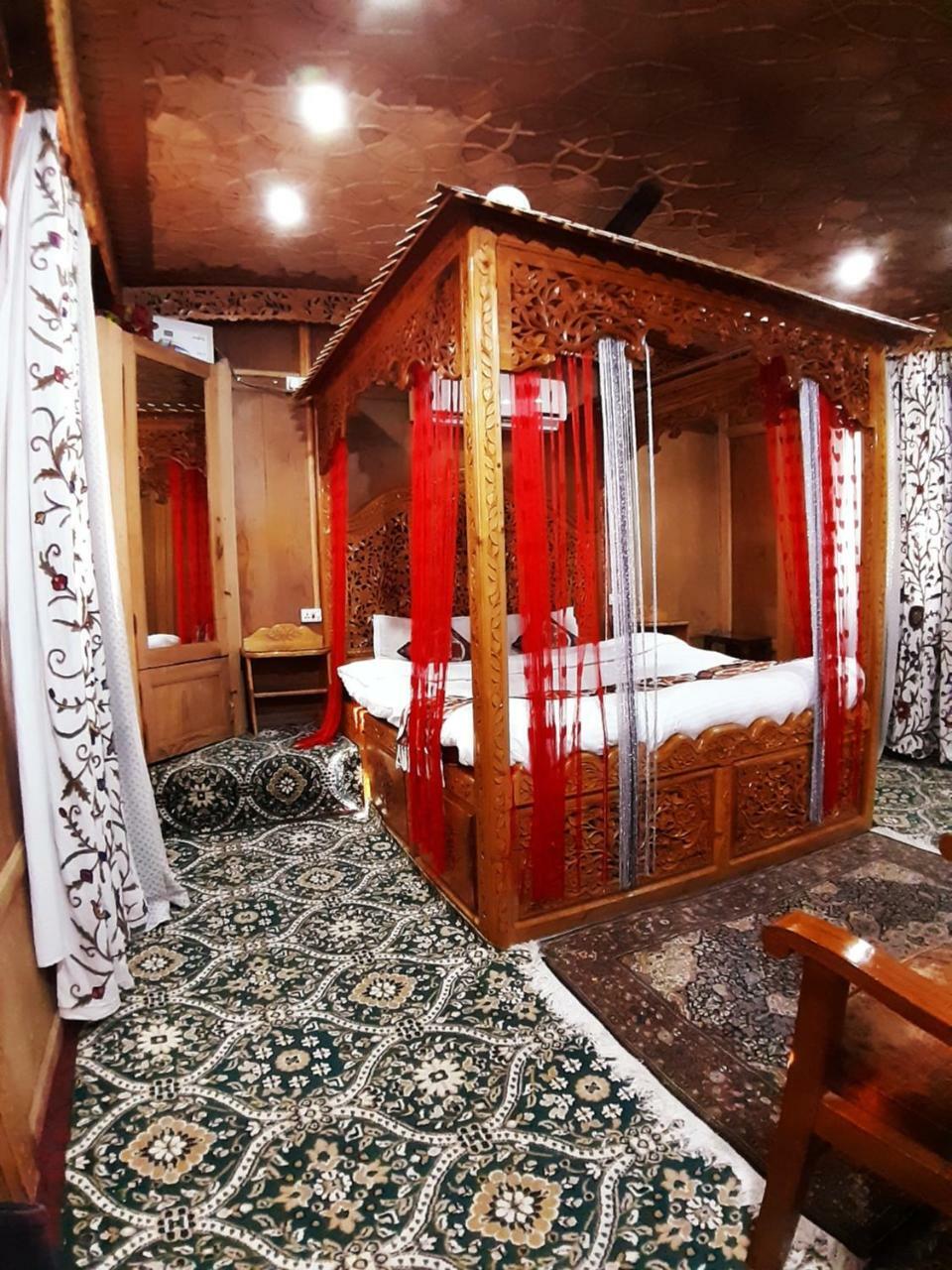 The Badyari Palace Houseboats Srinagar  Ngoại thất bức ảnh